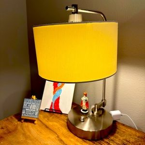 Table lamp with electrical input on lamp